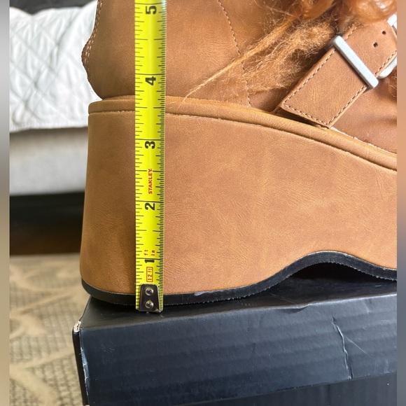 DollsKill | NWB Current Mood Bratz Y2K Platform Yasmin Brown Fur Boots - Picture 7 of 9